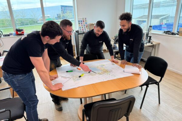 marelec-amenagement-d-atelier-equipe-bureau-d-etudes
